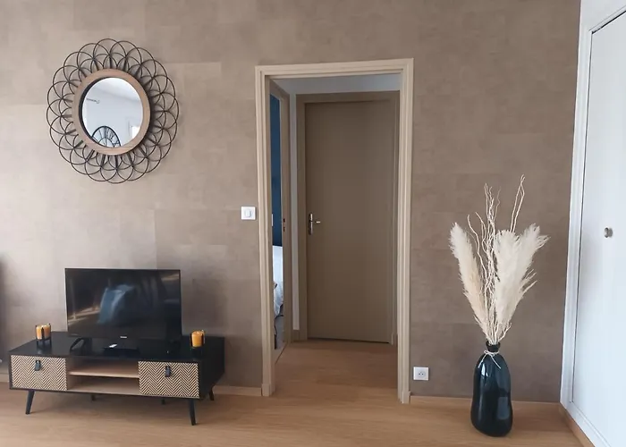 T2 Centre Ville, Soulages, Amphitheatre - Wifi Clim Balcon Parking *