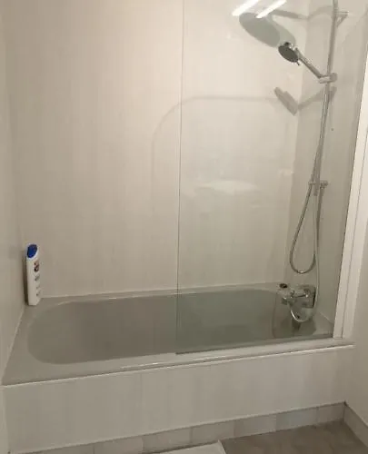 T2 Centre Ville, Soulages, Amphitheatre - Wifi Clim Balcon Parking Lejlighed *