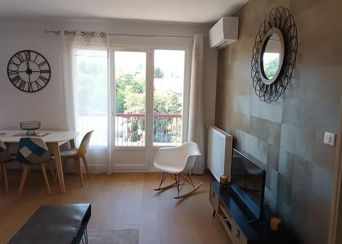 T2 Centre Ville, Soulages, Amphitheatre - Wifi Clim Balcon Parking