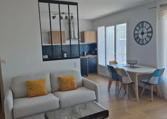 T2 Centre Ville, Soulages, Amphitheatre - Wifi Clim Balcon Parking * Rodez